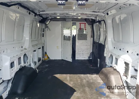 2017 Ford Transit T-150 z USA, uszkodzony, nr VIN 1FTYE1ZM3HKA23045